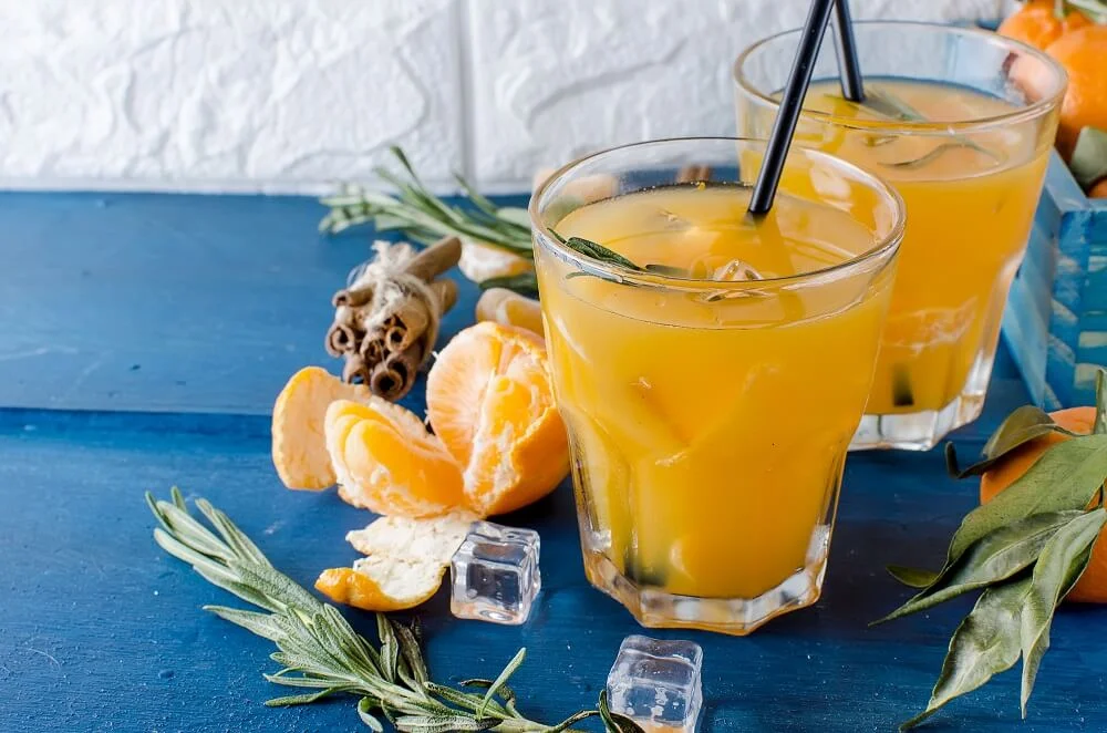 hot-honey-caipirinha-cocktail.