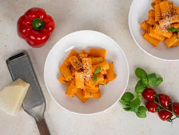 Pesto Calabrese – cremiges Paprika-Pesto mit Ricotta