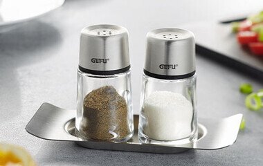 Pfeffer- und Salzstreuer