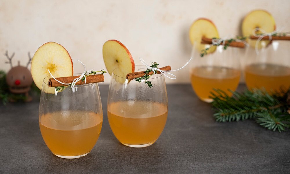 Winterlicher Genuss im Glas – perfekt für gemütliche Feiertage.