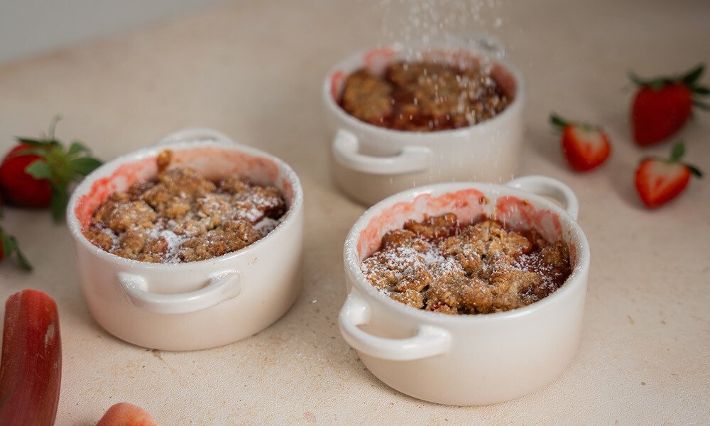 Rhabarber-Erdbeer-Crumble-rezept-7