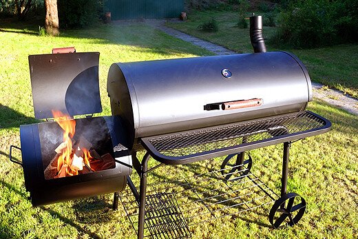 traditioneller Holzkohlegrill