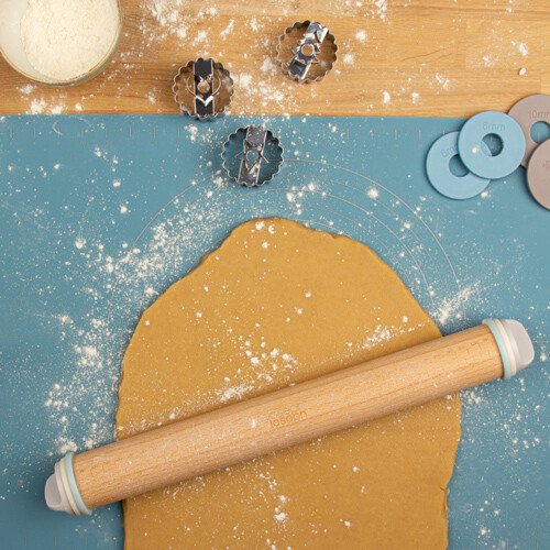 Weihnachtsbäckerei – diese Backhelfer feiern wir