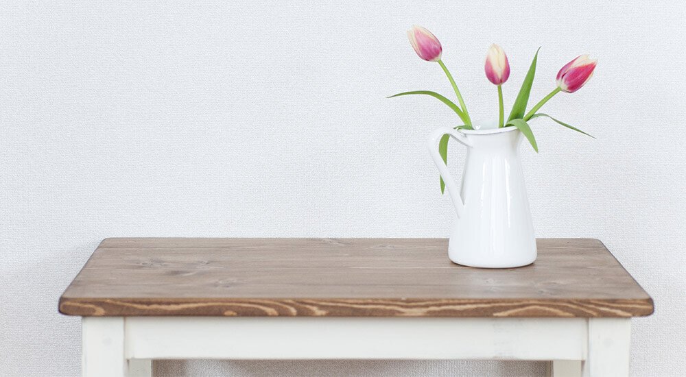 Krüge aus Porzellan