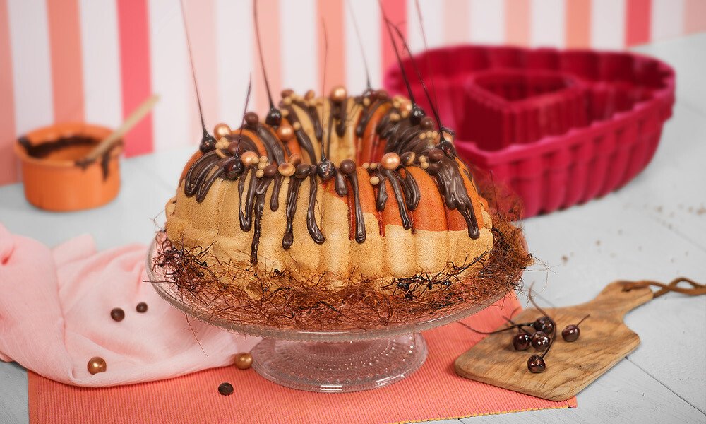 Dreifarbiges Vanillekuchenherz 1000x600px